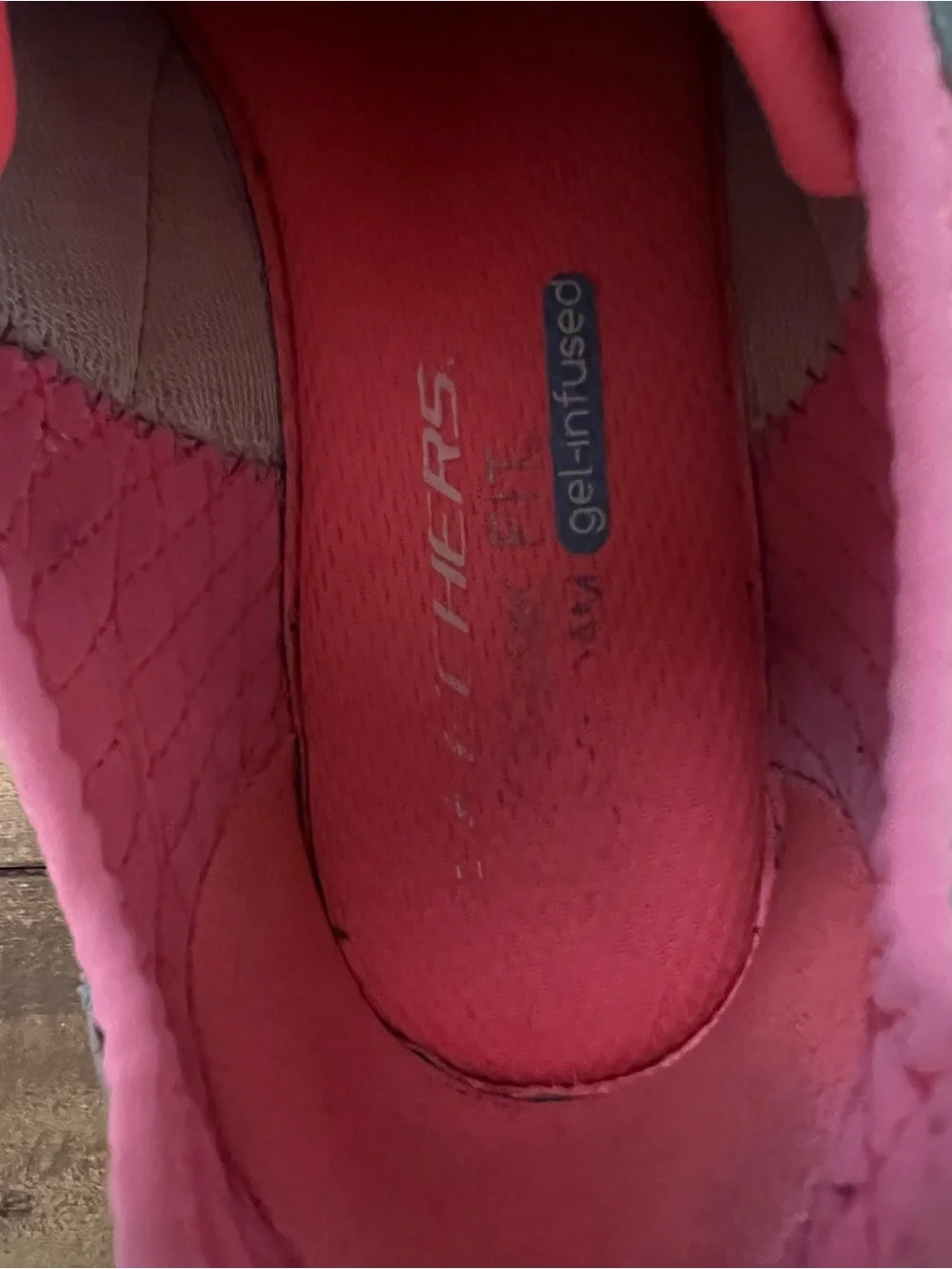 Sketchers Memory Foam Relaxed Fit Sneakers Womens 7.5 Pink Gray